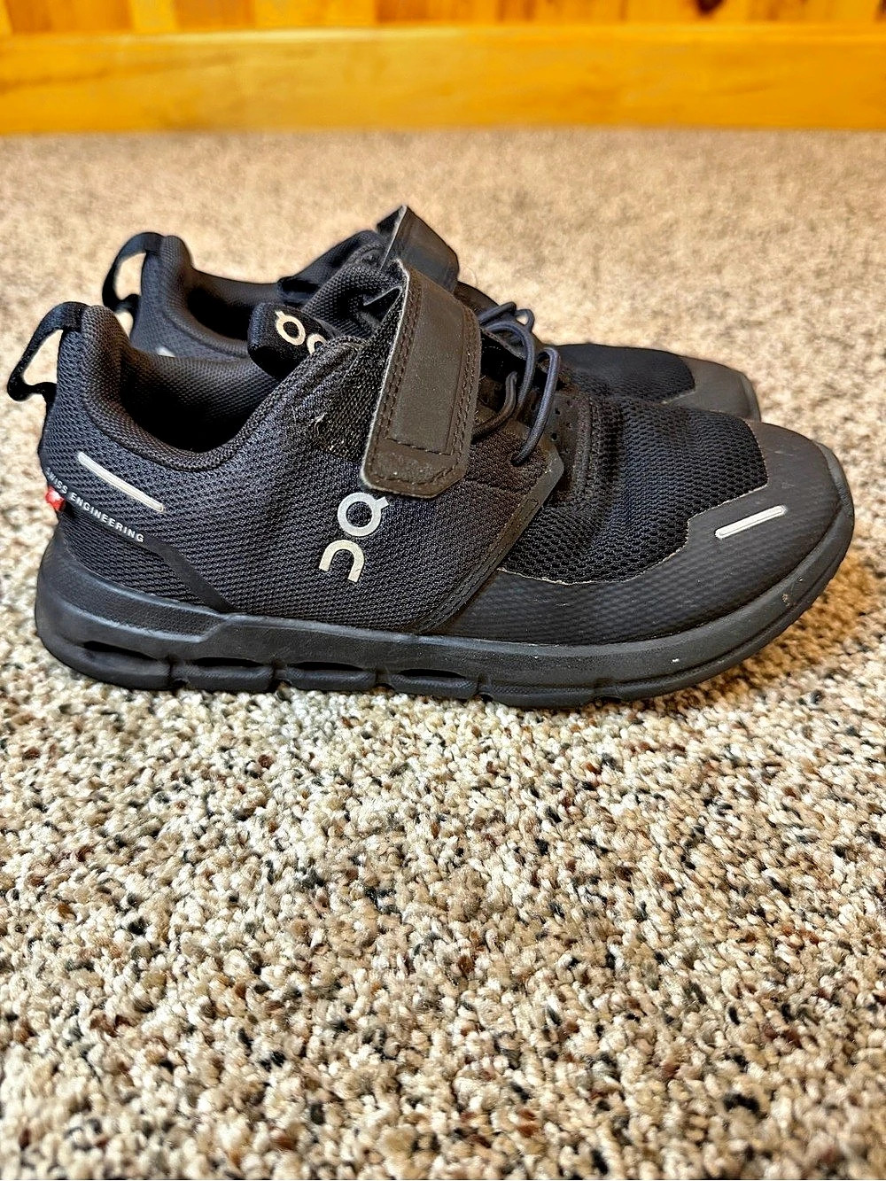 On Kids Cloud Play Black Athletic Shoes Size 13